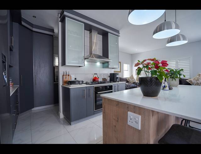 4 BEDROOM HOUSE FOR SALE IN SANDOWN